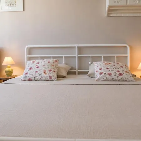 شقة Sunny Terrace With Great View- Port, & Garibaldi- 3 *