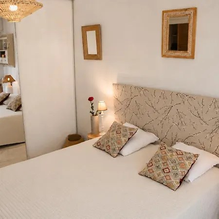 Sunny Terrace With Great View- Port, & Garibaldi- 3 نيس